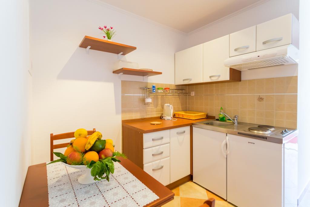 Apartments Slavica Pomena Cameră foto