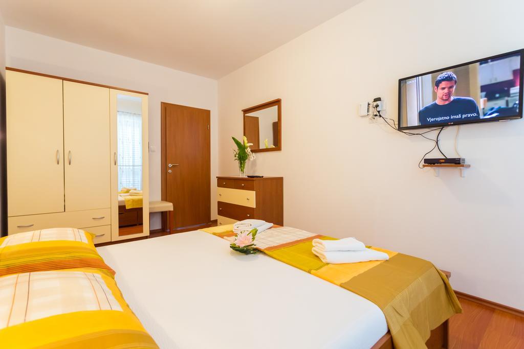 Apartments Slavica Pomena Cameră foto
