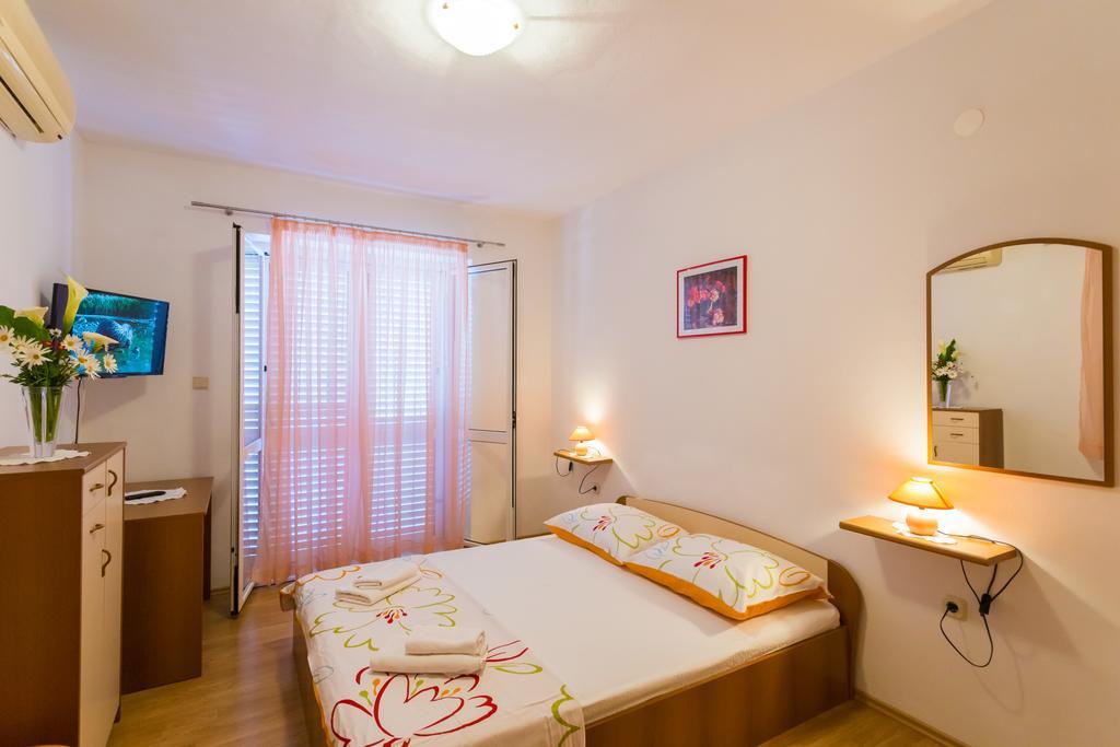 Apartments Slavica Pomena Exterior foto