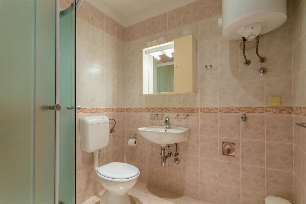 Apartments Slavica Pomena Exterior foto