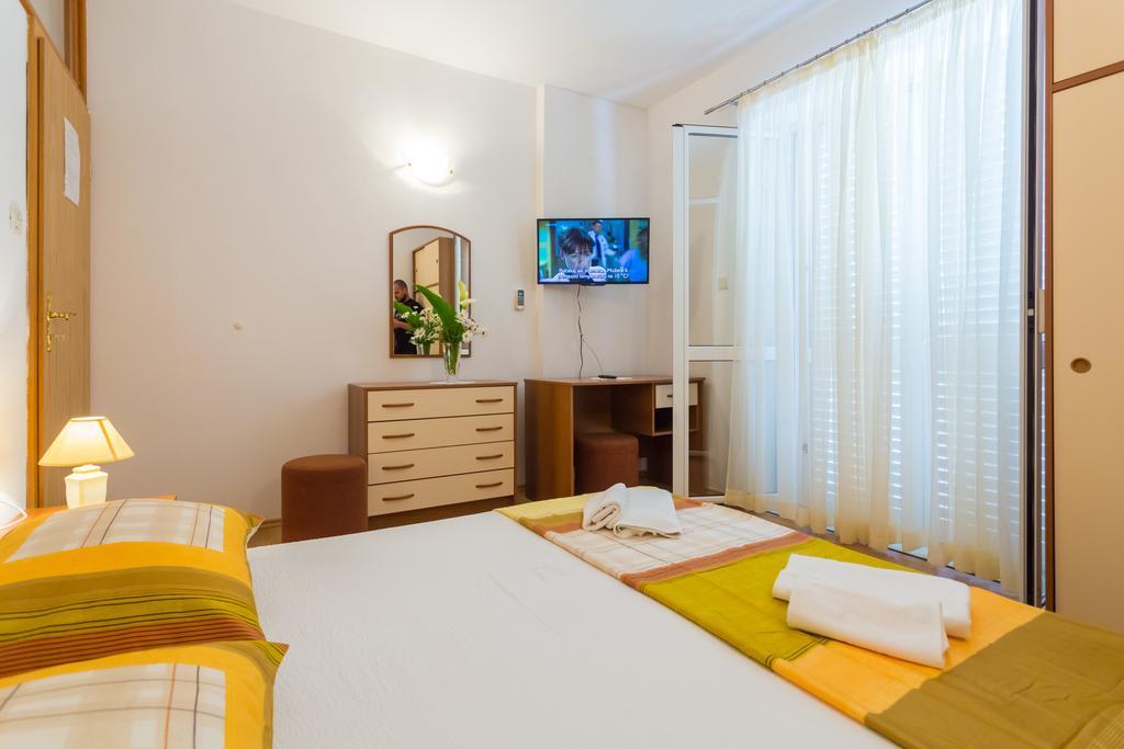 Apartments Slavica Pomena Exterior foto
